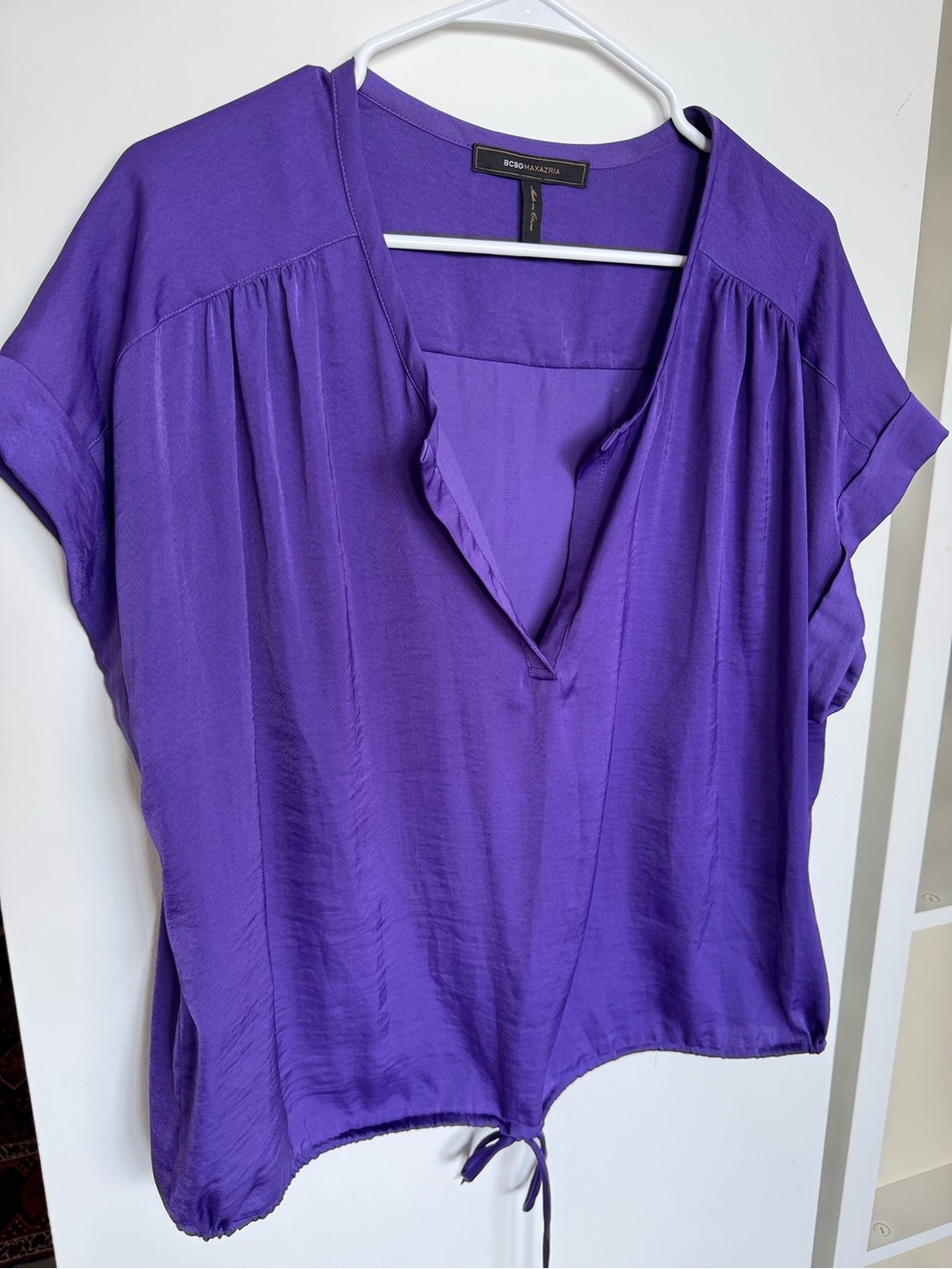 BCBGMaxAzria Purple Split-Neck Short Sleeve TANA Blouse BTWISTERIA